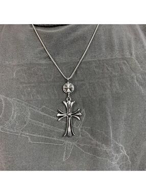 2000s y2k grunge punk opium cross pendant style necklace. Cool design. Nice